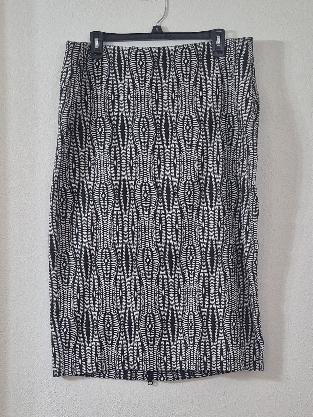 Lane Bryant Black and White Geometric Pencil Skirt